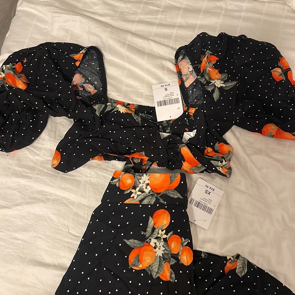 NWT forever21 Pant and Top Set. Pants Size XS and Top S